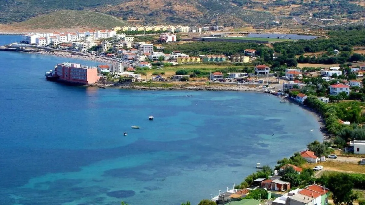 İzmir’in Karaburun ilçesinde bulunan Eşendere Koyu, doğallığını koruyan yapısı ve