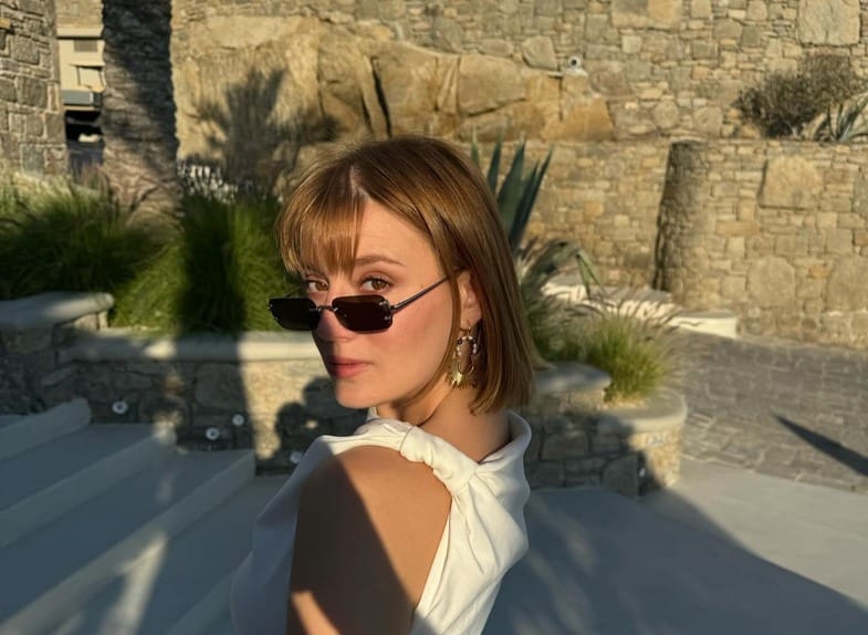 Ünlü oyuncu Gizem Karaca, kızı Yaz ile yaptığı paylaşımda bebeklerin
