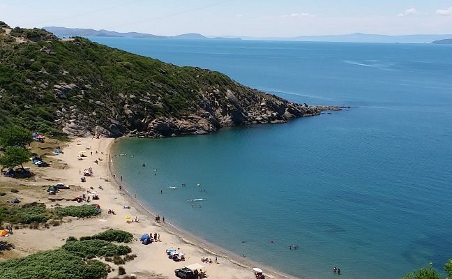 Balıkesir Erdek’te yer alan Küçükova Koyu, sakin ve huzurlu bir