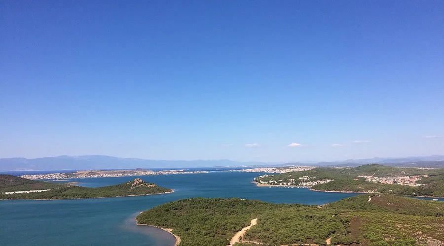 Akdeniz’de Doğanın Mucizesi! Turkuaz Mavisi Deniziyle Büyüleyen Plaj! photo0jpg.jpg - Marmara Bölge Gazetesi