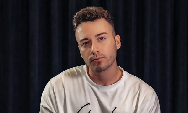 Enes Batur Aylar Sonra YouTube’a Geri Döndü s 048dd53358353c10bea4939a019fe7f211f37f56 - Marmara Bölge Gazetesi