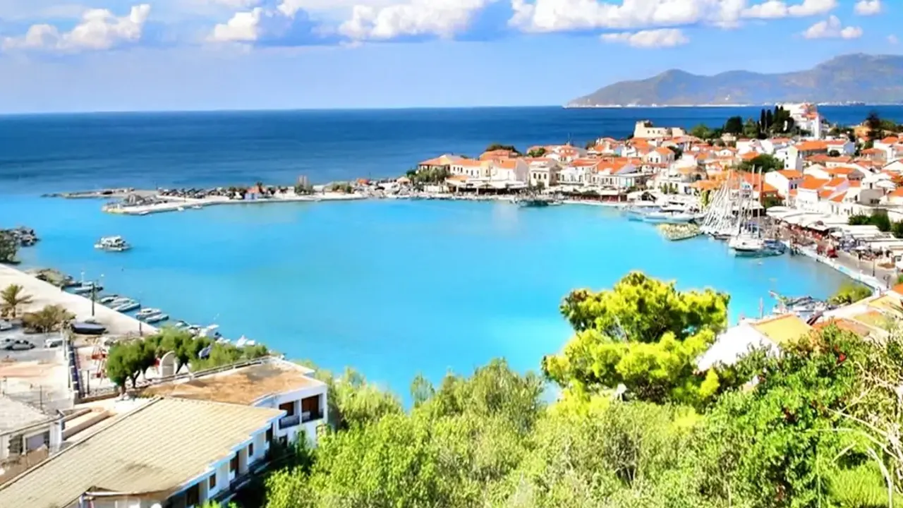 İzmir’in Seferihisar ilçesine bağlı Sığacık, son yıllarda huzur arayan tatilcilerin