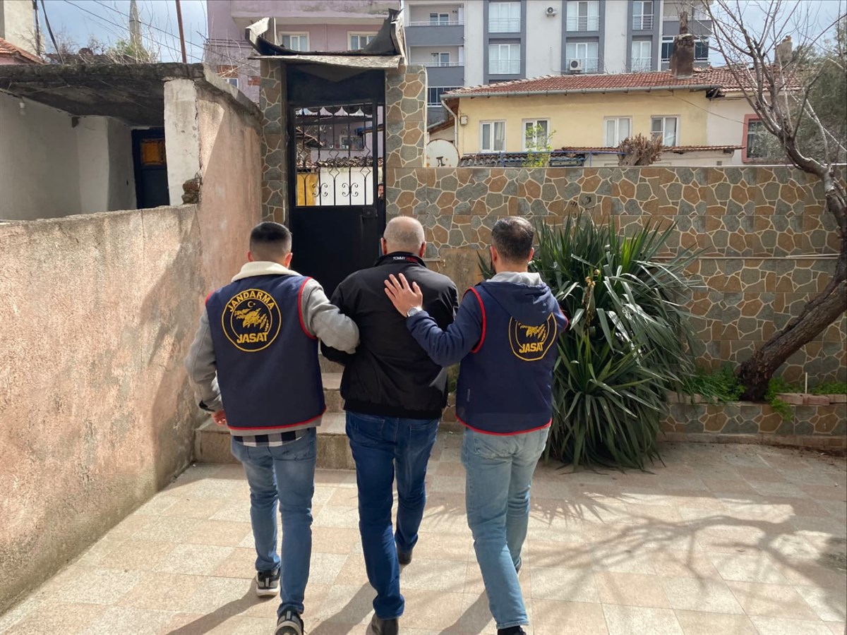 Balıkesir’de uzun süredir aranan ve hakkında 47 yıl 1 ay