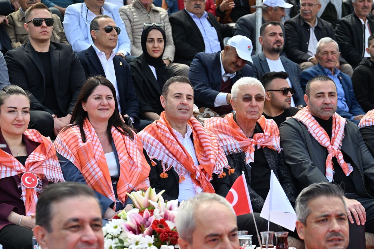 Enes Doğan, Ali Gürbüz’ü Yenerek Başpehlivan Oldu! 14f6fded b140 43dd a63d 0c3efc6f3a9b - Marmara Bölge Gazetesi