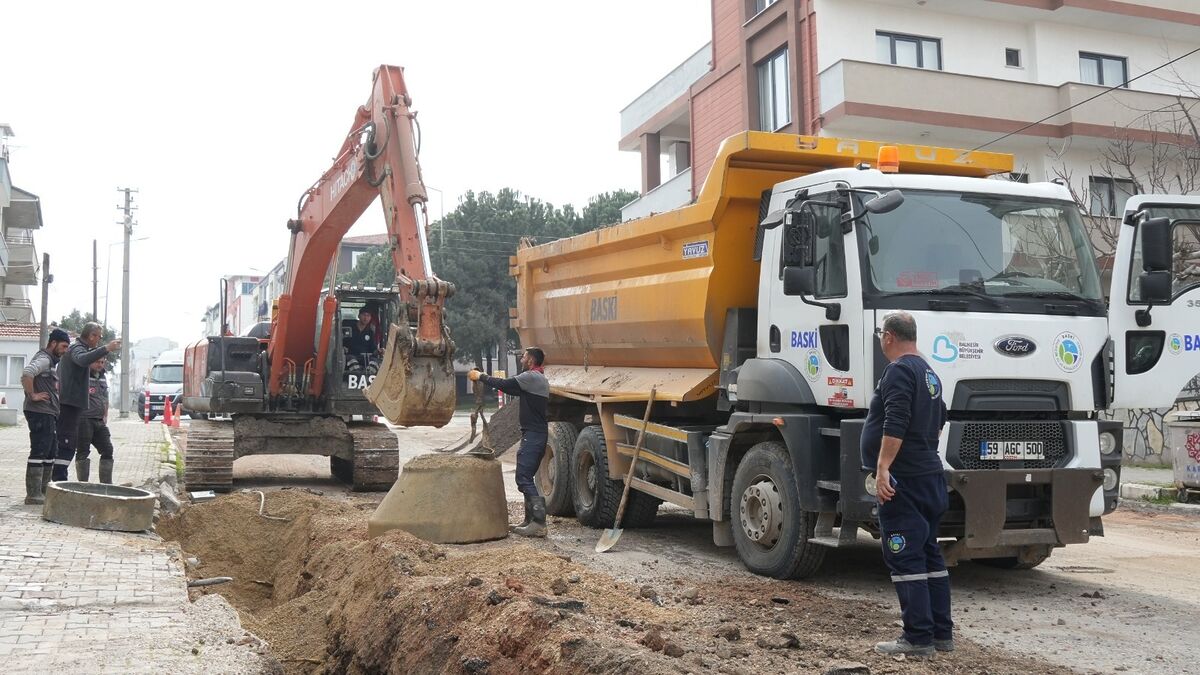 Balıkesir’de Eski Su Hatları Patladı! 26f5af5f 2a53 4803 ab27 a61fd4a53e8e - Marmara Bölge Gazetesi