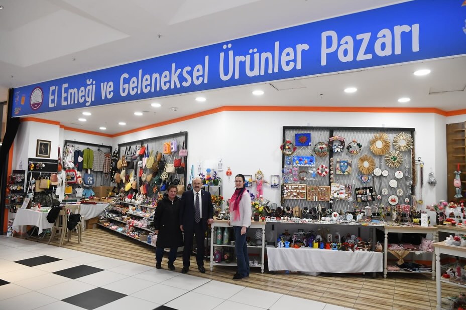 Balıkesir’de alışverişin merkezi konumunda bulunan Esas 10 Burda AVM, anlamlı