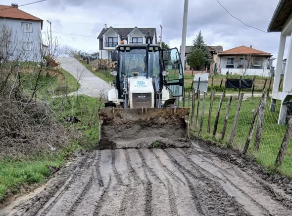 Önder Lapanta, ilçede sürdürülen çalışmalarla ilgili önemli açıklamalarda bulundu. İlçe
