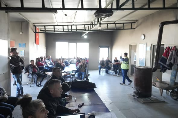 Burhaniye Belediyesi, çalışanlarının sağlığını korumaya yönelik çalışmalarına hız kesmeden devam