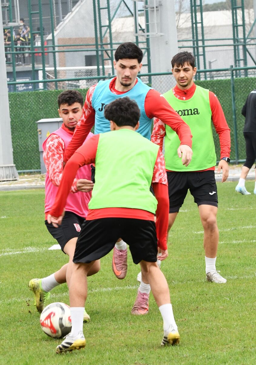 Balıkesirspor Bornova Deplasmanında Üç Puan Peşinde 669823085 1538779114923820 1196524557075642047 n - Marmara Bölge Gazetesi