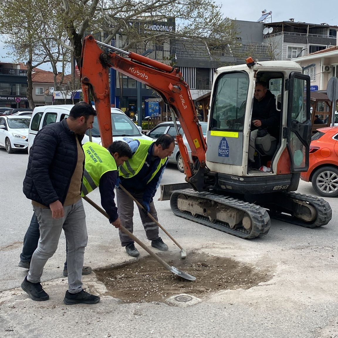 Bigadiç Yollarında Görünmeyen Tehlike! 670287522 122237501324300867 4630676950430382604 n - Marmara Bölge Gazetesi