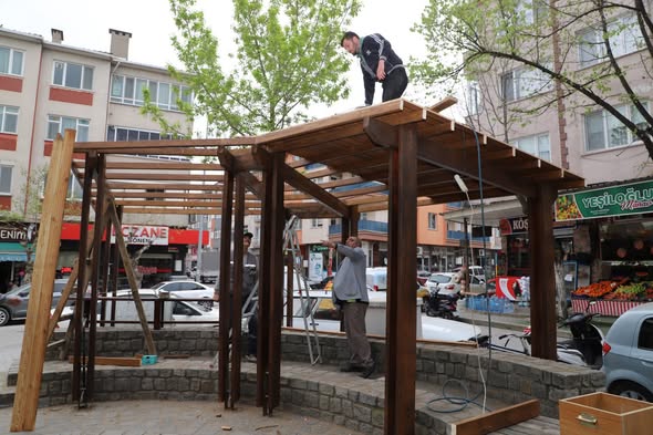 Gönen Belediyesi, ilçenin dört bir yanında altyapıdan üstyapıya kadar kapsamlı
