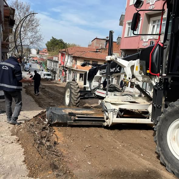 Bigadiç’te Estetik Hamle! Cadde Modernleşiyor 672682088 1628151761826556 4487674993746244974 n - Marmara Bölge Gazetesi