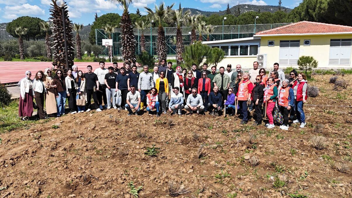 Edremit’te Lavanta Bahçesi Kuruluyor 672688105 1396201732537014 7689359442762694362 n - Marmara Bölge Gazetesi