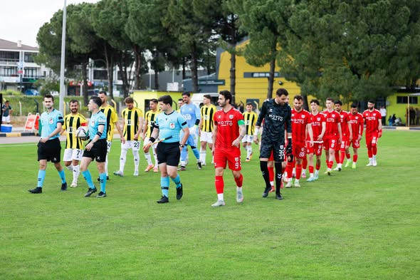 Balıkesir Süper Amatör Lig Play-Off Grubu’nda kritik mücadeleyi kazanan Burhaniye