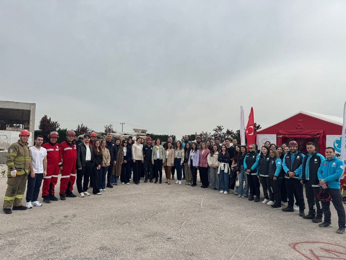 Balıkesir’de Öğrenciler Ölümle Burun Buruna Geldi! 676430567 1402250711932116 8072845796389895415 n - Marmara Bölge Gazetesi