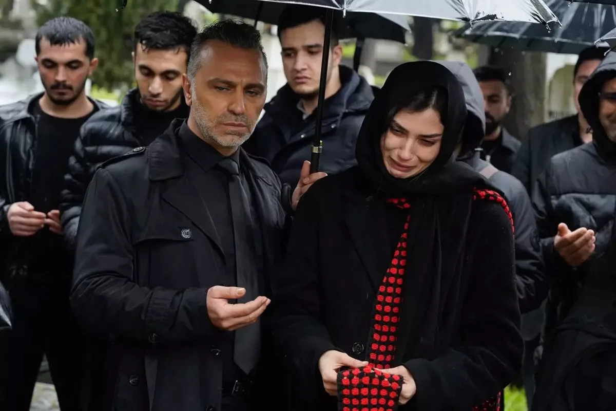 Güller ve Günahlar 23. Bölümde Neler Oldu? Sırlar Ortaya Saçıldı, Serhat’ın Hayatını Değiştiren Gerçek Herkesi Şoke Etti 69cf69b9a47f78a539c02ab5 - Marmara Bölge Gazetesi