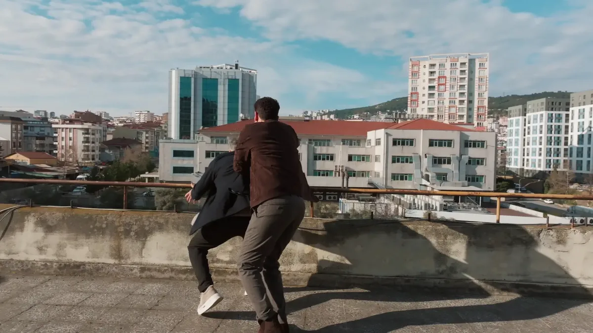 Güller ve Günahlar 24. Bölüm Fragmanı Yayınlandı! Serhat, Cihan'ı Öldürdü Mü? İzlemek İçin Tıklayın 69d17f322e1ebe9b5e9b7591 - Marmara Bölge Gazetesi