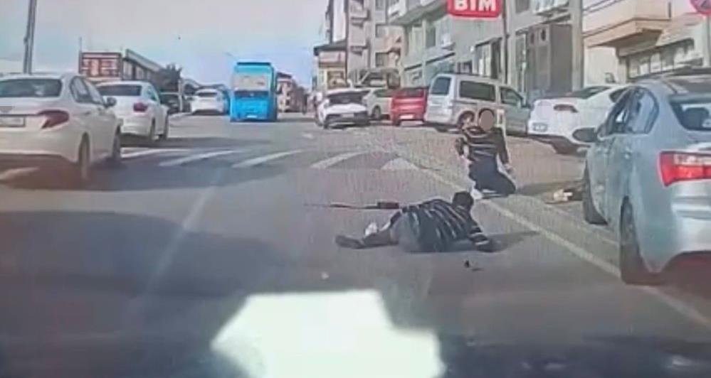 Direksiyon Başında Uyuyan Sürücü Kaldırımdaki Yayalara Çarptı AW683499 01 - Marmara Bölge Gazetesi