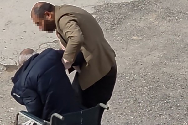 Yaşlı Babasına Sert Çıkınca Linç Edildi! AW684046 03 - Marmara Bölge Gazetesi