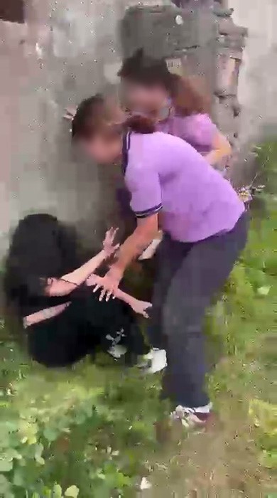 Akran Zorbalığı Çığırından Çıktı! Genç Kızlar Küçük Kızı Dövüp Kayda Aldı AW692103 03 - Marmara Bölge Gazetesi