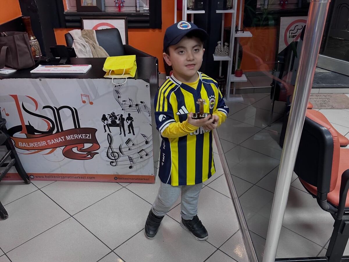 DMD Hastası Minik Yunus’a 23 Nisan’da Umut Oldular EEAE9A7A 2B76 410C 8EDD C097422AB5FF - Marmara Bölge Gazetesi