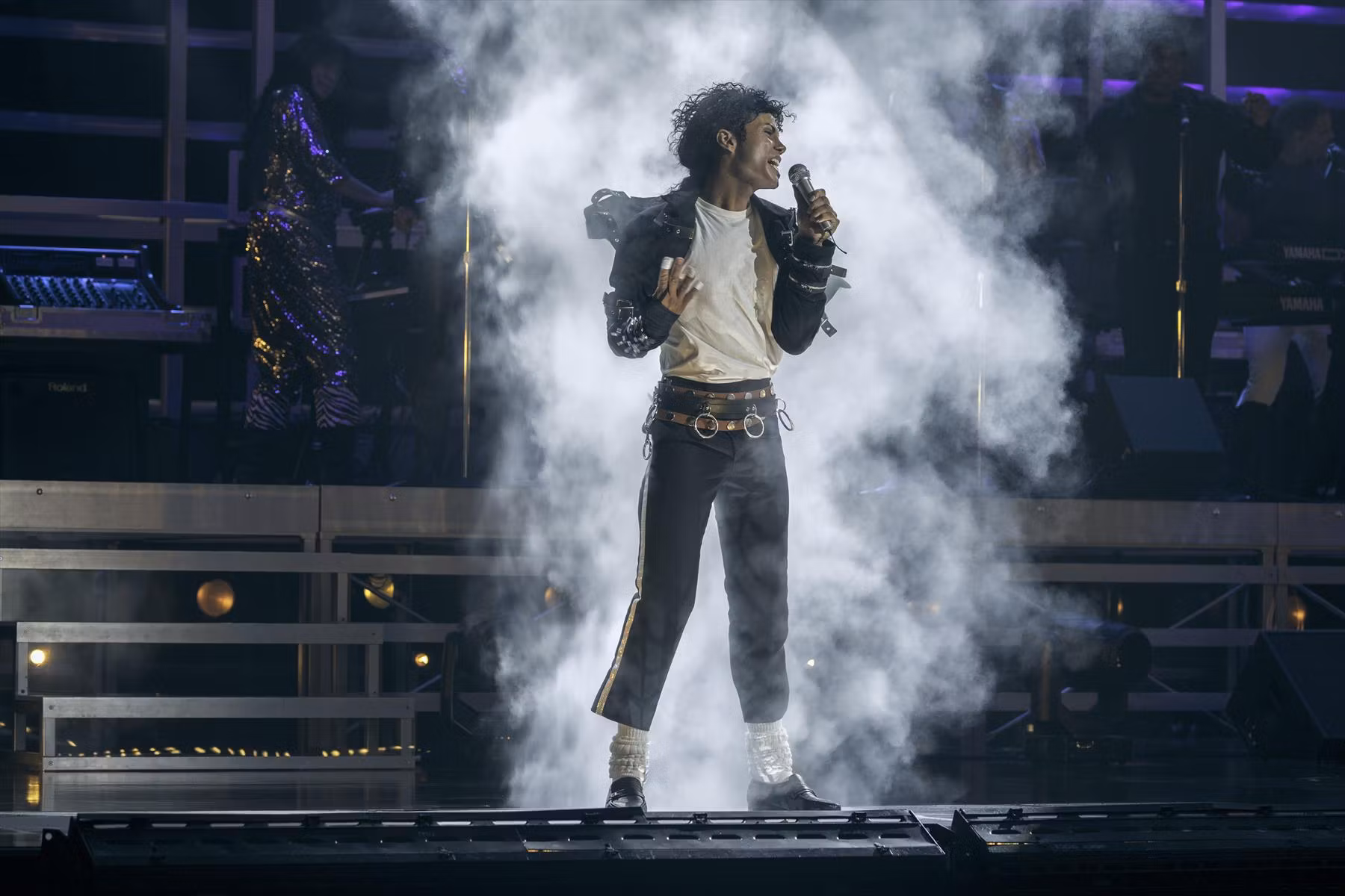 Michael Jackson 2 - Marmara Bölge Gazetesi