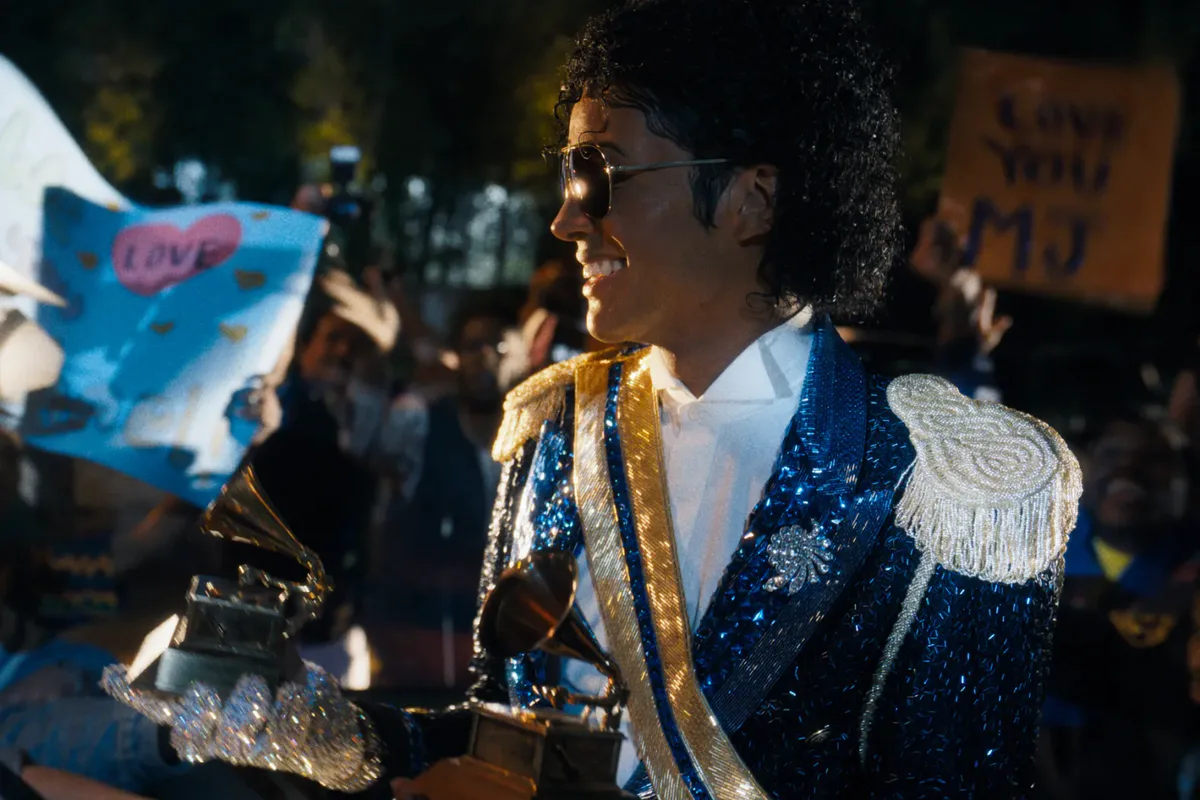 Michael Jackson 3 - Marmara Bölge Gazetesi