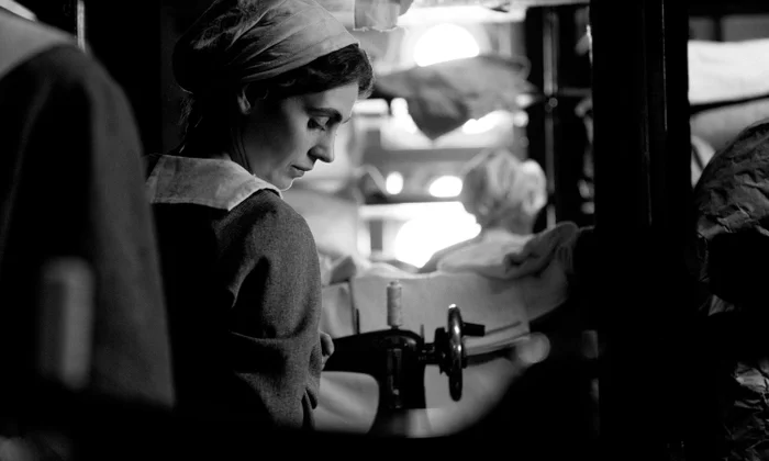 Hafızayı Sildiren, Kalbi Sarsan, İzleyiciyi Derinden Etkileyen Filmler The Girl with the Needle - Marmara Bölge Gazetesi