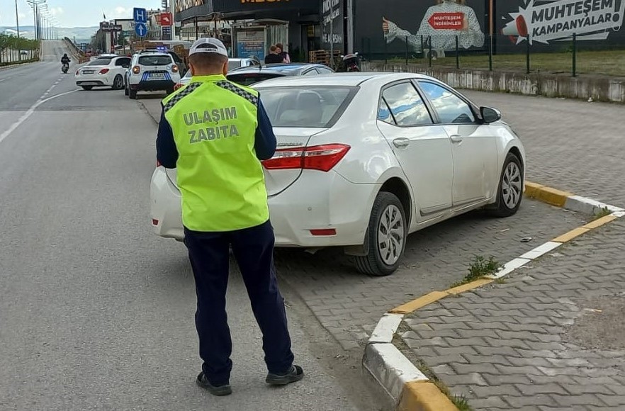 Balıkesir Büyükşehir Belediyesi, yaya güvenliğini tehdit eden ve trafik akışını