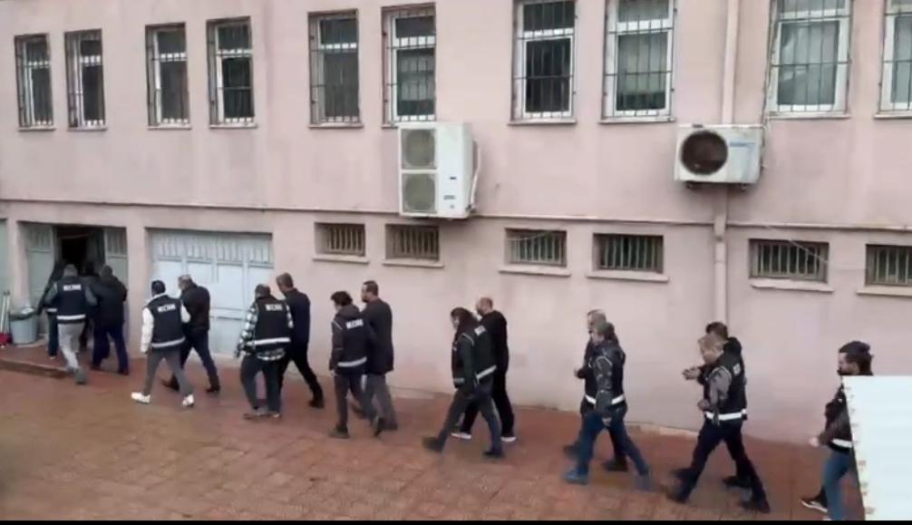 Bandırma’da Tapuda Rüşvet Operasyonu: 7 Tutuklama WhatsApp Image 2026 04 10 at 12.52.09 2 - Marmara Bölge Gazetesi