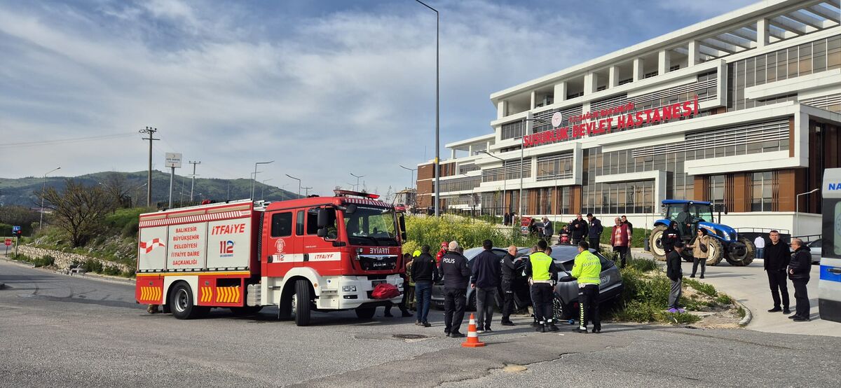 Balıkesir’de Feci Kaza! 4 Yaralı WhatsApp Image 2026 04 14 at 11.37.02 - Marmara Bölge Gazetesi