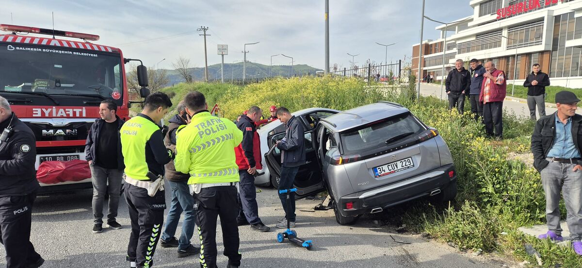 Balıkesir’de Feci Kaza! 4 Yaralı WhatsApp Image 2026 04 14 at 11.37.03 - Marmara Bölge Gazetesi