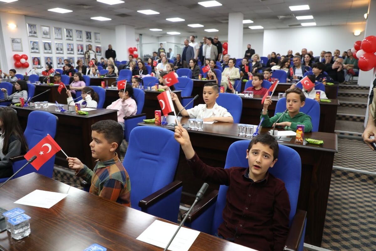 Edremit’te Çocuklar Yönetime Katıldı WhatsApp Image 2026 04 22 at 15.20.58 - Marmara Bölge Gazetesi