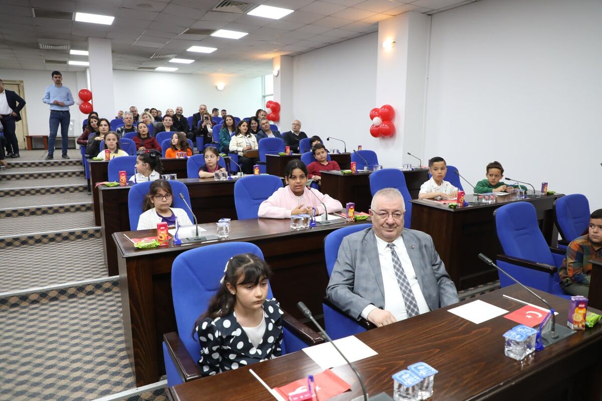 Edremit’te Çocuklar Yönetime Katıldı WhatsApp Image 2026 04 22 at 15.20.59 1 - Marmara Bölge Gazetesi