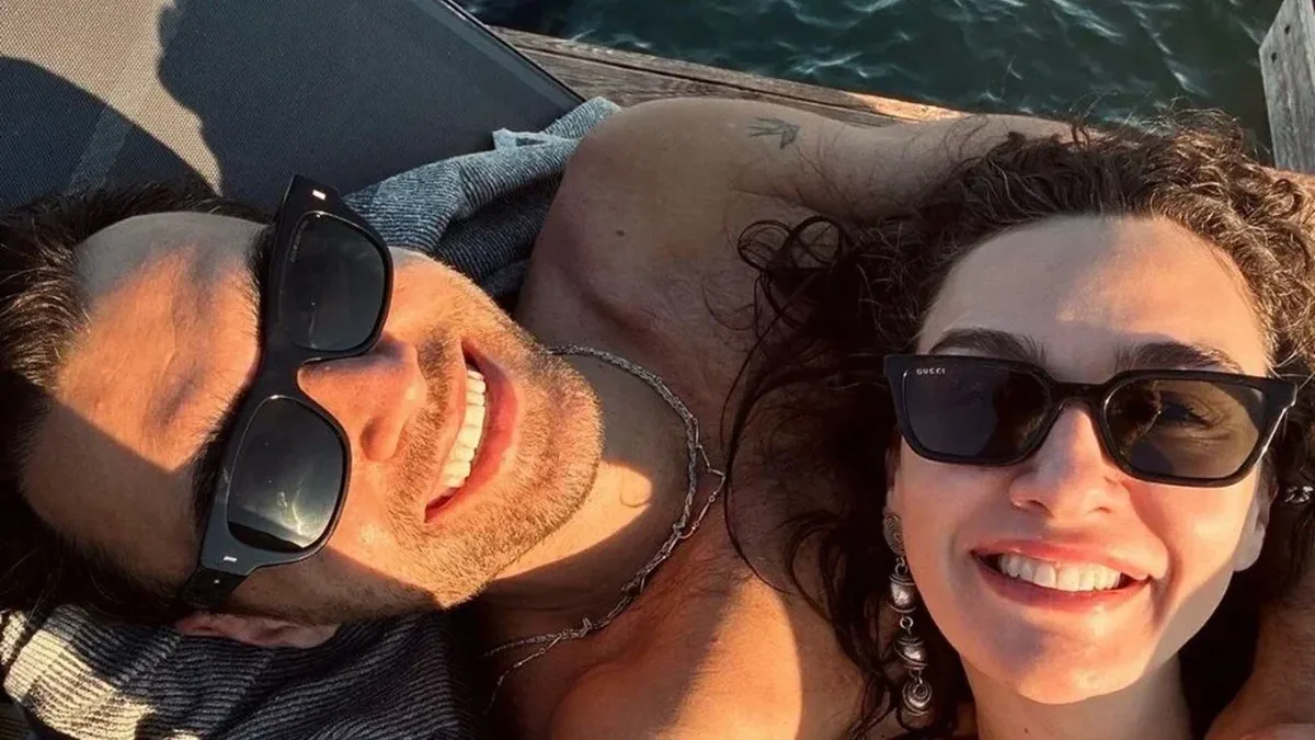 Aşk Tam Gaz Devam Ediyor! Birce Akalay ve Hakan Kurtaş’tan Sosyal Medyayı Sallayan Romantik Paylaşım birce akalay ve hakan kurtastan tatil pozlari romantik paylasimlar - Marmara Bölge Gazetesi