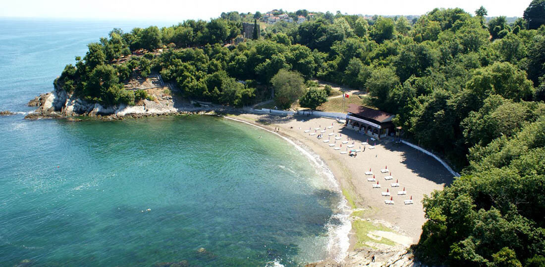 Antalya’nın Kumluca ilçesi açıklarında yer alan Porto Ceneviz Koyu, ulaşımın