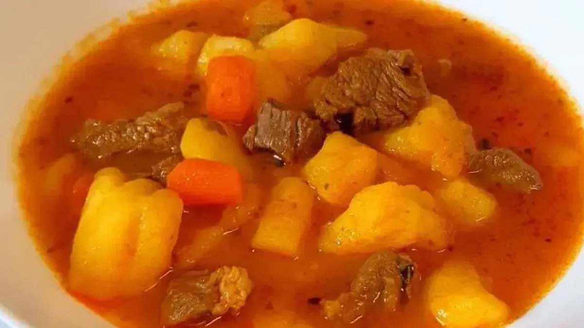Türk mutfağının klasik ev yemeklerinden biri olan etli patates, doğru