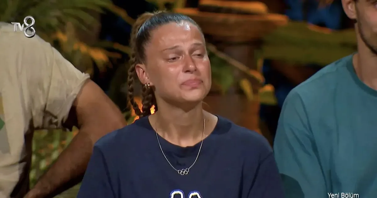 TV8 ekranlarında yayınlanan Survivor 2026’da kadınlar eleme düellosunun ardından yarışmaya