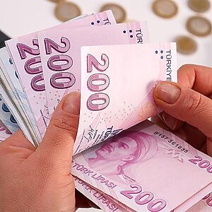 Yapı Kredi, emekli müşterilere yönelik yeni promosyon kampanyasını duyurdu. Banka,