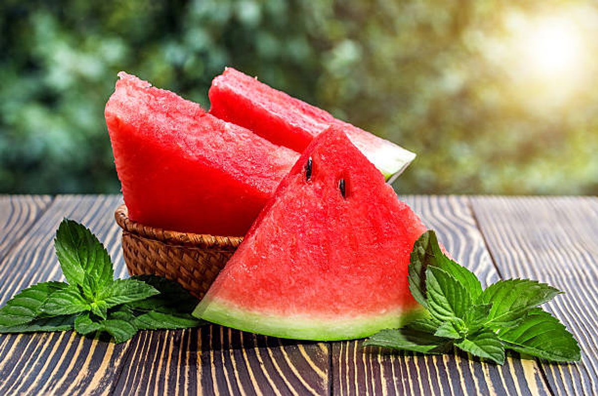 Meyveler; vitamin, mineral, lif ve antioksidan açısından oldukça zengin besinlerdir.