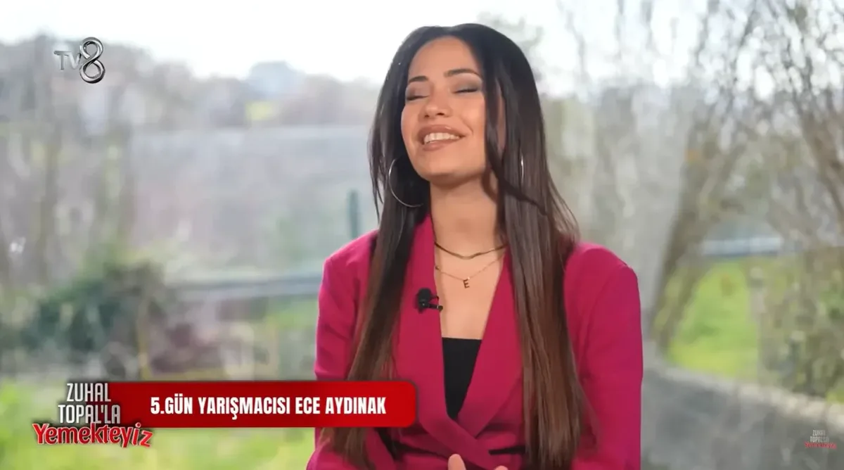 Yemekteyiz Ece Aydınak Kimdir, Kaç Yaşında ve Nereli? yemekteyiz ece aydinak kimdir aslen nereli yemekteyiz ece aydinak meslegi nedir 3291501 202603311200 1 - Marmara Bölge Gazetesi