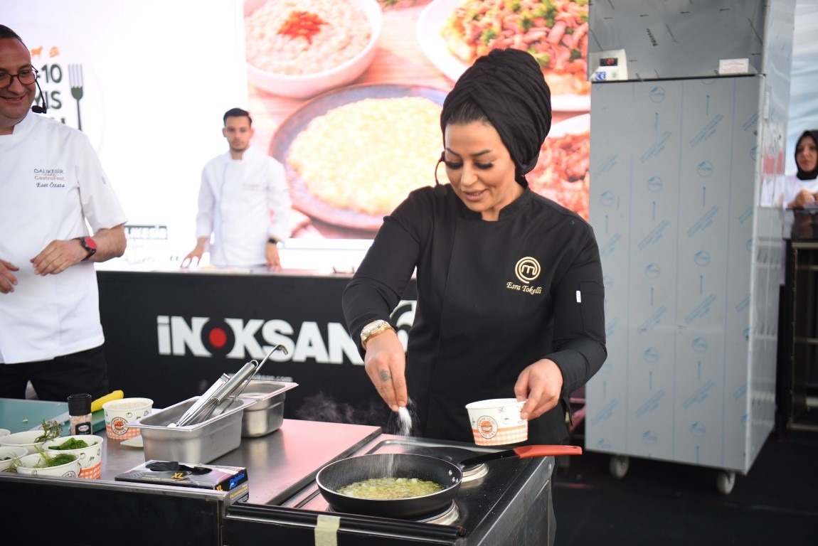 Dev Kokoreçten Ünlü Şeflere GastroFest’te Renkli Görüntüler 012ffe99 b736 4d59 913d b0fd61723994 - Marmara Bölge Gazetesi