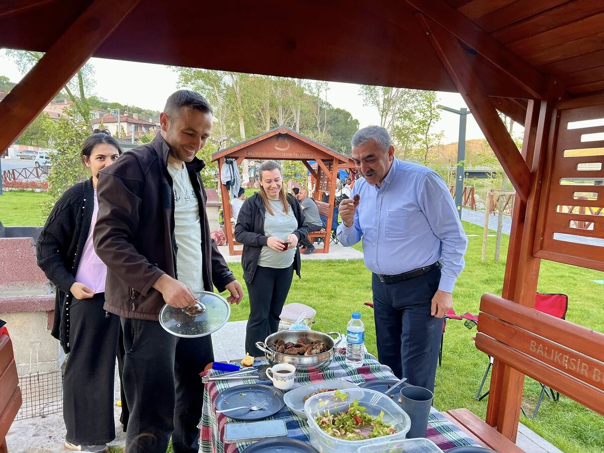 Başkan Orhan Gaga Mesire Alanında Vatandaşlarla Buluştu 683200070 1653895443406667 799082051112428572 n - Marmara Bölge Gazetesi