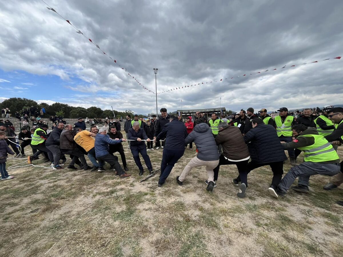 Havran’da Adrenalin Dolu Şenlik Başladı 686630008 1288554873461926 8792966867345059317 n - Marmara Bölge Gazetesi