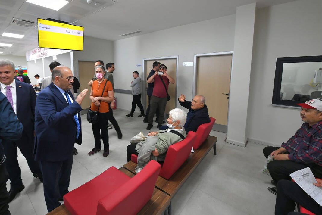 Edremit’te Yeni Acil Servis Hizmete Açıldı 688842981 18336539611222704 1087034858338744013 n - Marmara Bölge Gazetesi