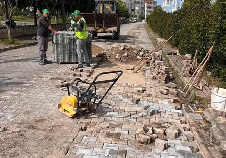 Gönen Belediyesi, ilçe genelinde yaşam kalitesini artırmak amacıyla altyapıdan çevre