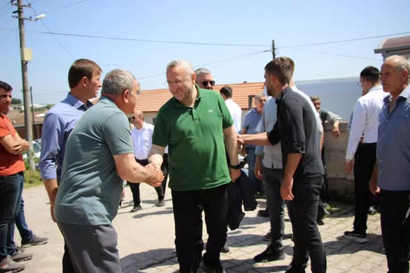 Hakan Yıldırım Semizel, Muradiye Mahallesi’nde düzenlenen geleneksel Köy Hayrı programına