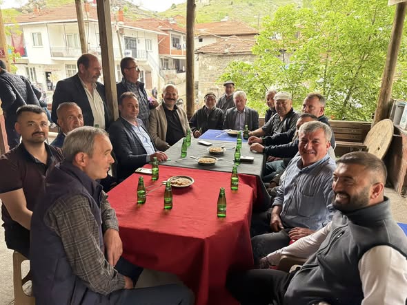 Önder Lapanta, Belediye Başkan Yardımcısı Aydın Cihan ile birlikte Korucu