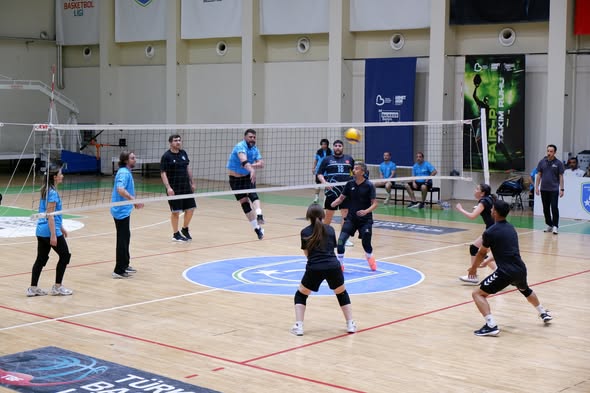 Balıkesir Büyükşehir Belediyesi tarafından düzenlenen “20 İlçe Belediyeleri Arası Voleybol