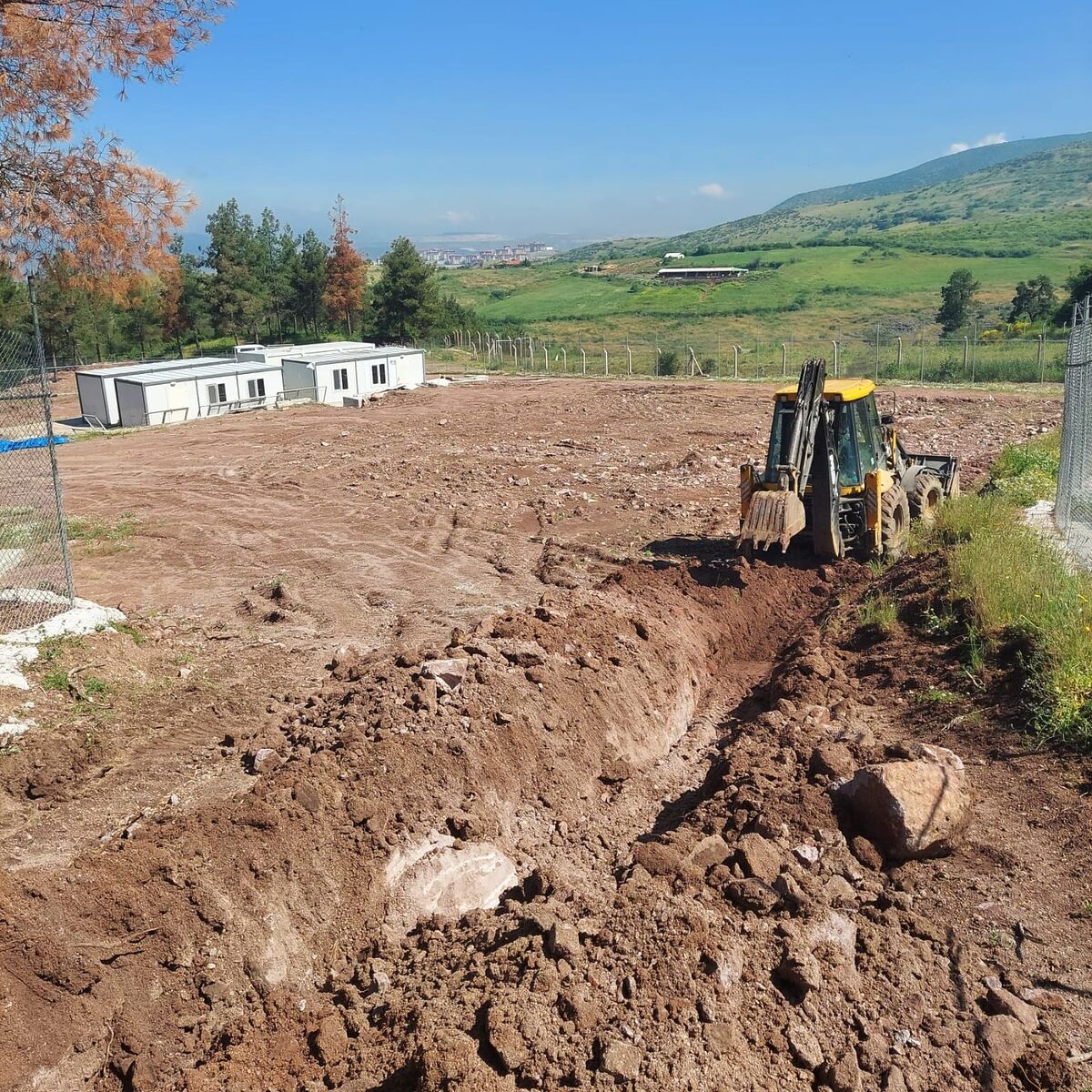 Bigadiç Belediyesi tarafından yapımı sürdürülen hayvan barınağı projesinde çalışmalar yoğun